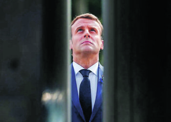 Um presidente acossado e um país à espera