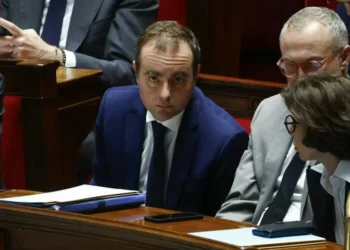 Franceses muito ricos vão pagar imposto especial