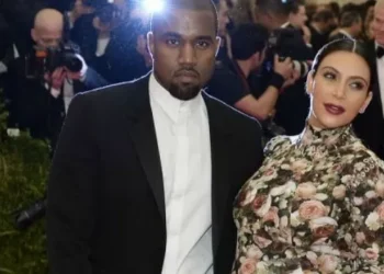 Kim Kardashian relata aneurisma cerebral após término com Kanye West