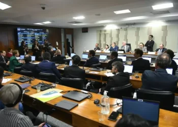 Corretoras questionam MP 1.303 por risco de restringir negociações, diz jornal