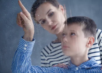 A saúde mental da mãe atípica: desafios e caminhos para o cuidado integral