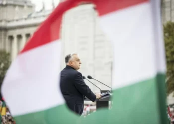 Orbán admite contornar sanções dos EUA contra petrolíferas russas
