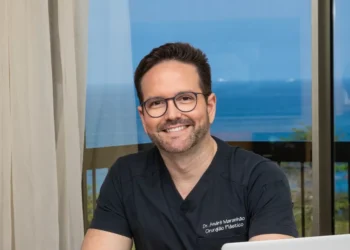 Outubro Rosa: cirurgião explica impactos da reconstrução mamária