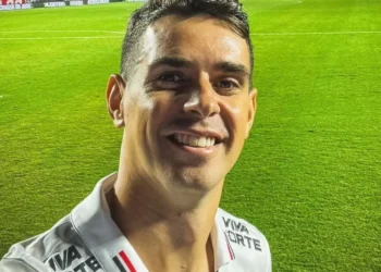 Alteração cardíaca pode levar jogador Oscar à aposentadoria; entenda