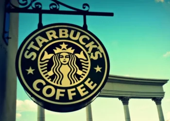 Starbucks abre negócios na China a uma empresa de capital local