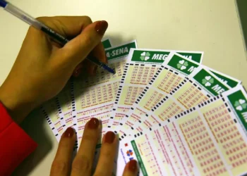 Quanto o prêmio de R$ 99 milhões da Mega-Sena renderia na renda fixa?