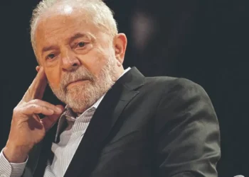Lula diz que vai recandidatar-se para que “nunca mais” a extrema-direita governe o Brasil