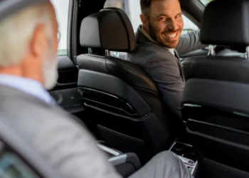 Motoristas de aplicativo e motoboys que atuam no Distrito Federal podem ter isenção do IPVA