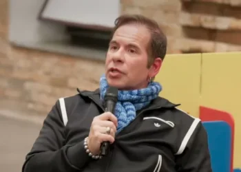 Leandro Hassum celebra 11 anos de cirurgia bariátrica e diz seguir na luta diária