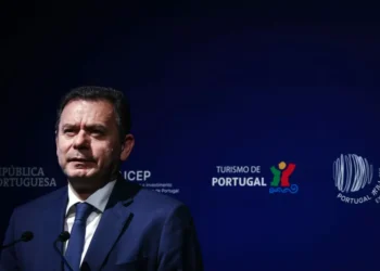 Montenegro diz que “seria falhanço global” se país não aproveitasse estabilidade para crescer