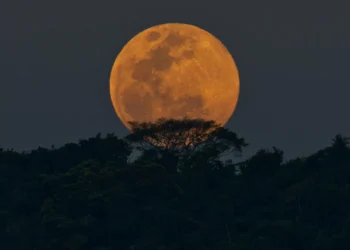 2ª superlua do ano poderá ser vista nesta semana; saiba como observar