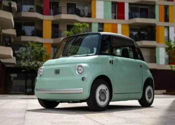 Carro “fofo” da Fiat de 8 cavalos chegará à terra das picapes gigantes