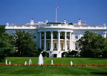 Casa Branca afirma que petroleiro apreendido no sábado pertence a “frota fantasma” da Venezuela