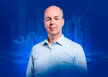 ASSISTA: Dólar vai continuar a cair? CIO da XP analisa o cenário dos EUA para 2026