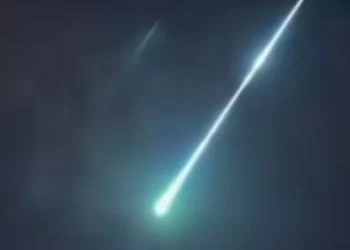 Meteoro cruza o céu do Nordeste e é registrado em vídeo