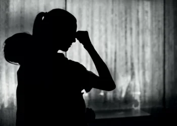 O sofrimento mental das mães tem impacto na saúde dos filhos