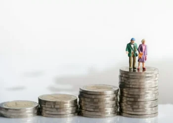 Sobrou dinheiro e quero guardar para o futuro: coloco no INSS ou na previdência?