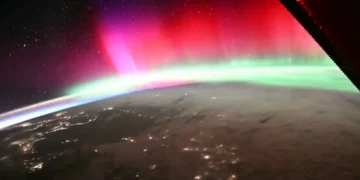 Astronauta registra aurora boreal vista do espaço; assista ao vídeo