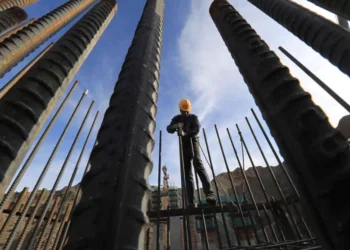 Concursos de obras públicas crescem 48% até novembro para 6.978