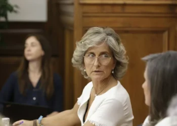 Governo e municípios acertam comissão para passar estradas para gestão municipal