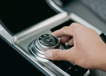 Detran-SP libera carros automáticos na prova e dá adeus ao “deixar morrer” na ladeira