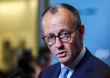 Chanceler alemão reforça fiscalização na compra de armamento