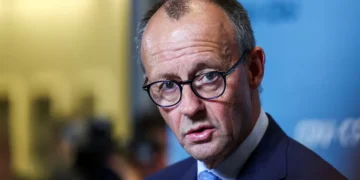 Chanceler alemão reforça fiscalização na compra de armamento