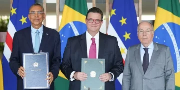 Brasil e Cabo Verde assinam acordo de segurança social que reforça proteção a trabalhadores imigrantes