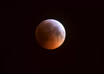 Lua de sangue: eclipse lunar total de março deve durar cerca de 58 minutos