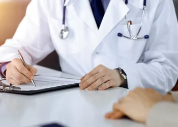 Justiça proíbe Ordem Médica Brasileira de conceder título de especialista a médicos