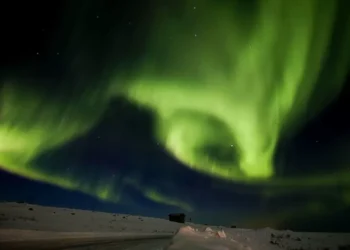 Sequência rara de explosões solares pode provocar auroras nos próximos dias