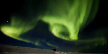Sequência rara de explosões solares pode provocar auroras nos próximos dias