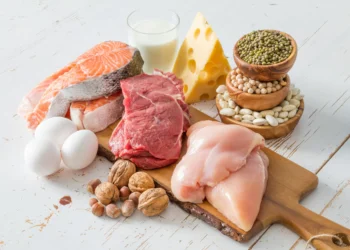 Dieta cetogênica pode ‘curar’ transtornos mentais? O que diz a ciência sobre declaração de Kennedy Jr.