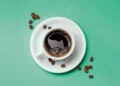 Café e coração: hora de dar um tempo ou pode beber sem medo?