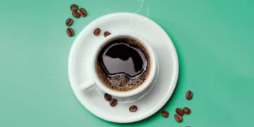 Café e coração: hora de dar um tempo ou pode beber sem medo?