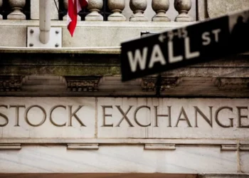 Wall Street fecha sessão com Nasdaq a liderar as perdas